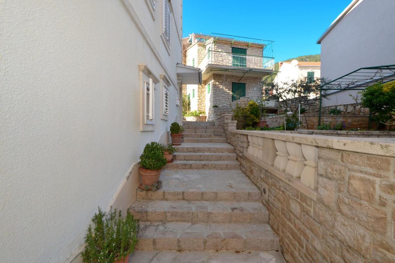 Apartments Newway Bol Exterior photo